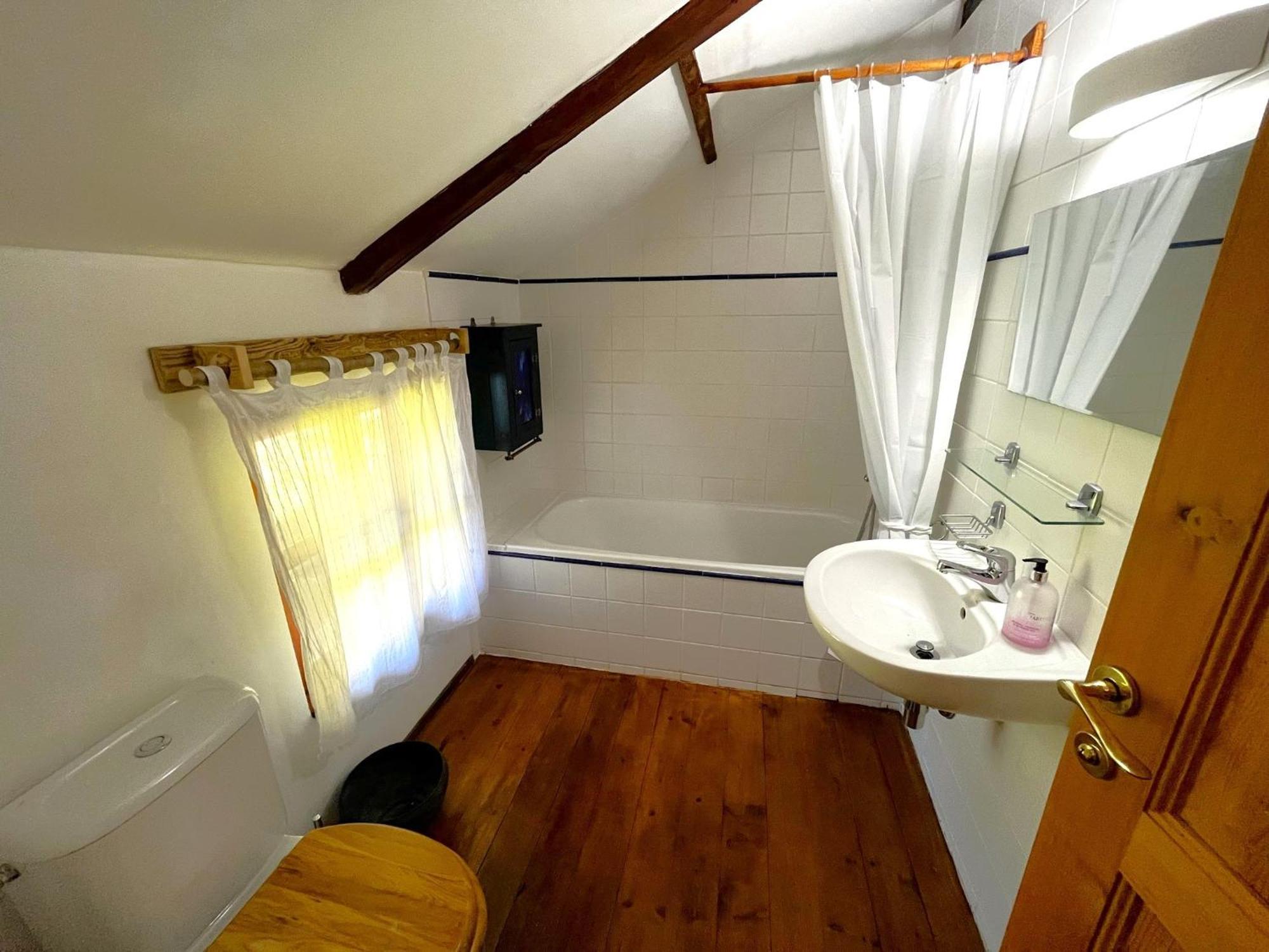 Holiday home Dum U Dvou Lip / The Two Lime Trees Javornik (Hradec Kralove)